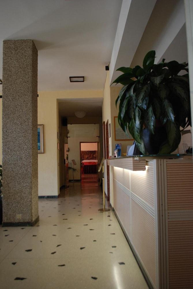 Hotel Palace Varazze Εξωτερικό φωτογραφία