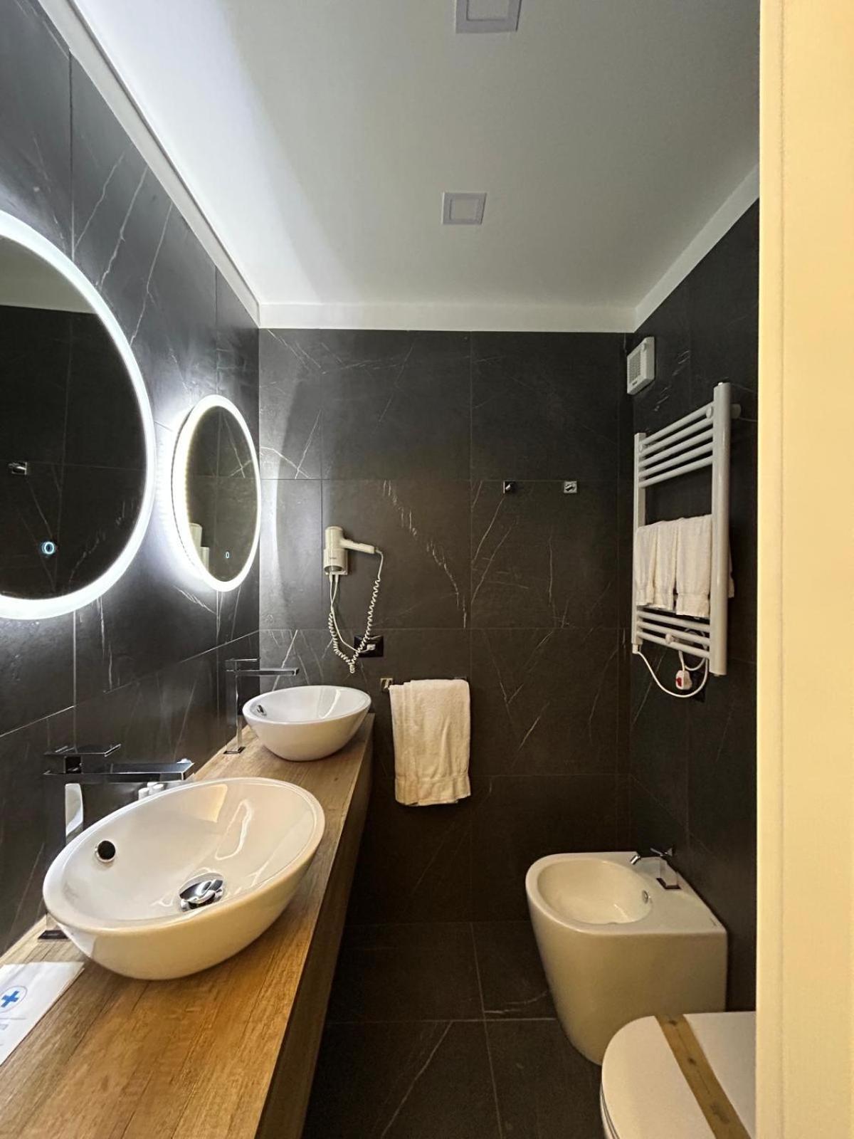 Hotel Palace Varazze Εξωτερικό φωτογραφία